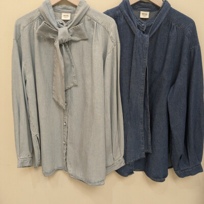 【サムシング】BOW TIE DENIM BLOUSE