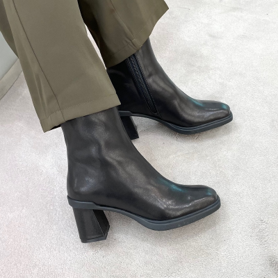 〖 carino 〗スクエアトゥブロックヒールブーツ