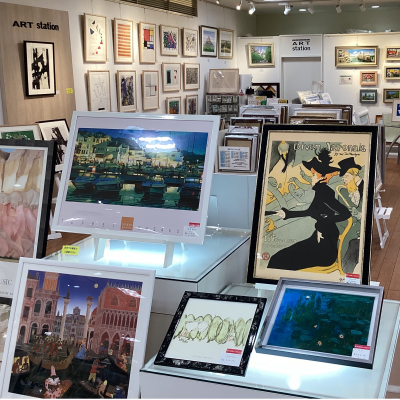 アートのお店…あります‼️絵画の販売に額の制作も⁉️