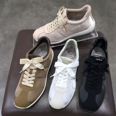 NEW❗️サテンソフトフラットスニーカー620ご紹介