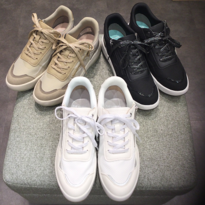 軽さと安定感を両立したスニーカー✨