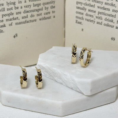 【CHARMY】《新作》ヘリンボーンフープピアス🐟