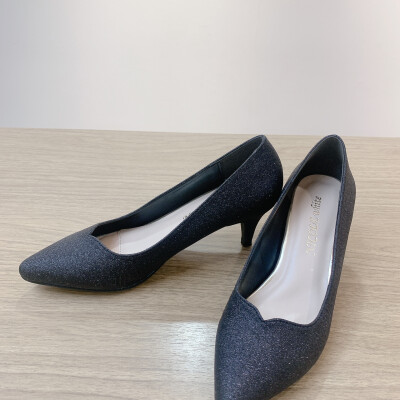 『NICOLEwhite』パーティーシューズのご紹介✨